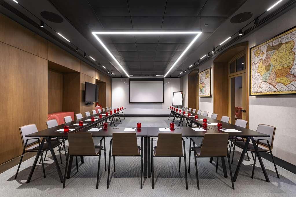 Radisson Red Tbilisi Hotel Facilități foto