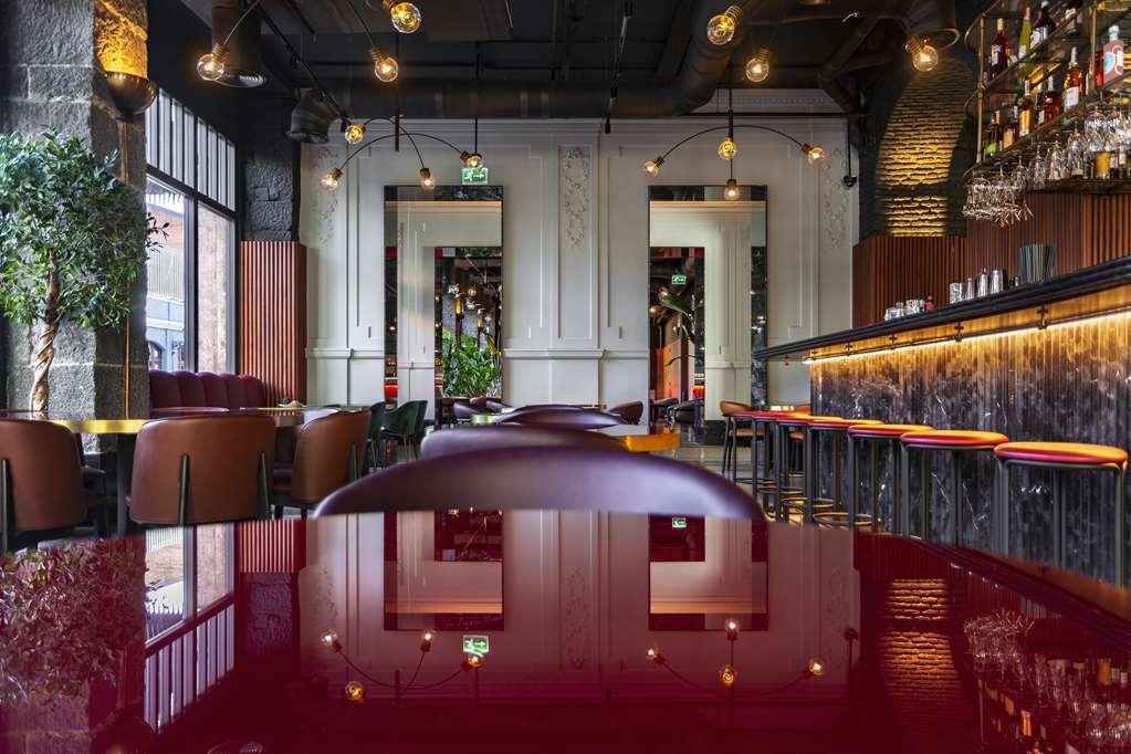 Radisson Red Tbilisi Hotel Restaurant foto