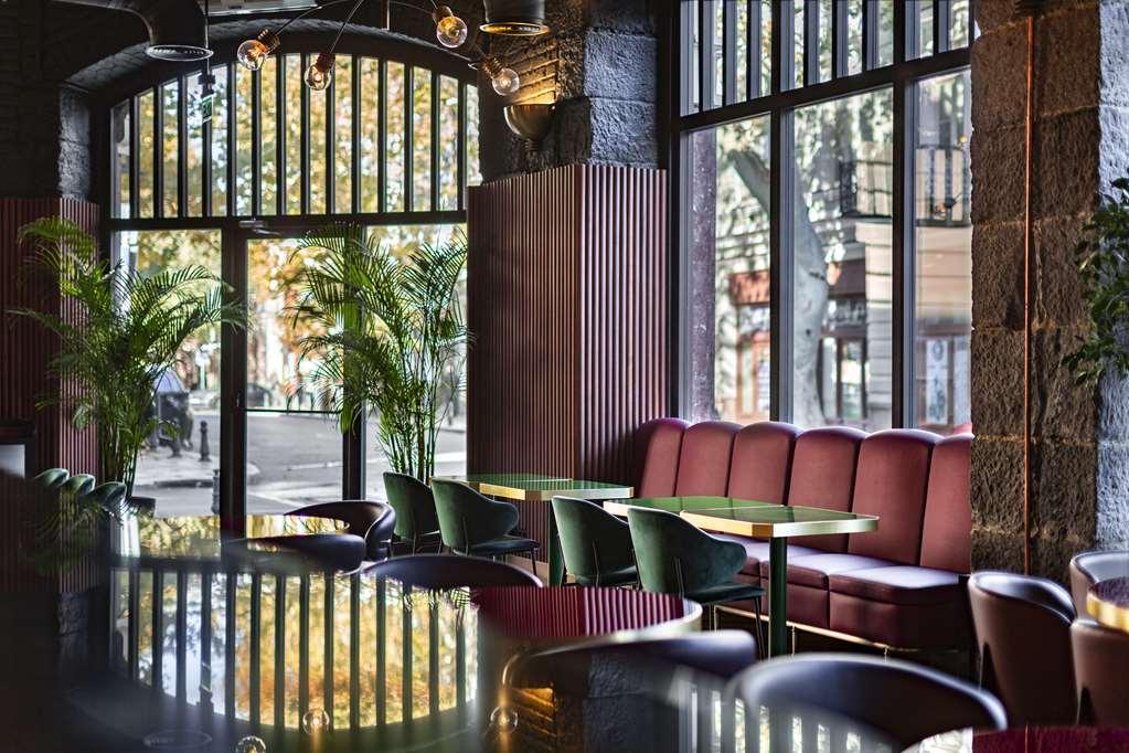 Radisson Red Tbilisi Hotel Restaurant foto
