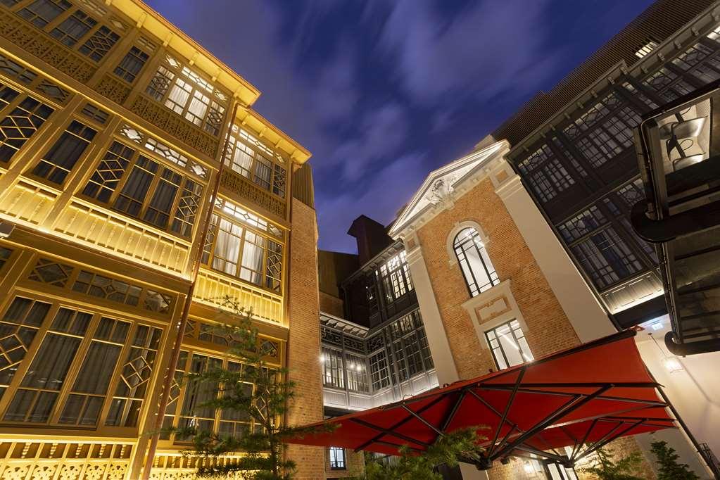 Radisson Red Tbilisi Hotel Exterior foto